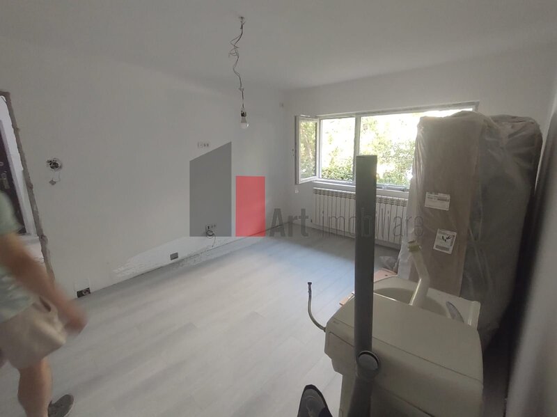 Drumul Gazarului, Giurgiului, vanzare apartament 2 camere semidecomandat.