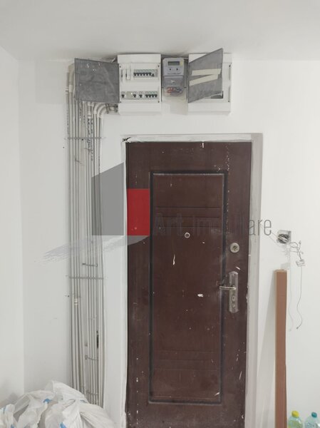 Drumul Gazarului, Giurgiului, vanzare apartament 2 camere semidecomandat.